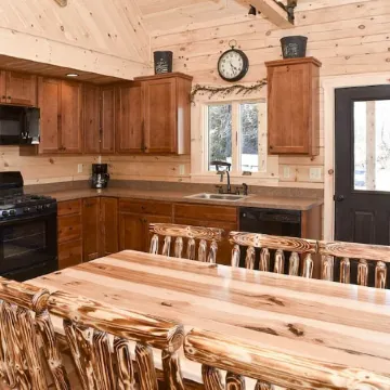 Stay on Kingdom Trails in a four bedroom cabin!
