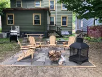 Lovely 2 queen size bedroom apt one block from Rough Draft and Uptown Kingston Hotels near Walgreens
