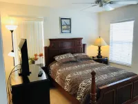 SOUTH FACING POOL/SPA - ALL DAY SUN - FREE BBQ/WIFI/CALLS - GAMES ROOM - 5 BR