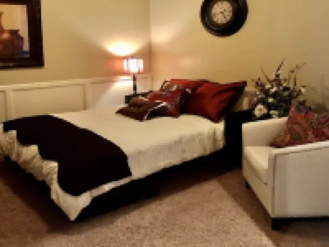 Beautiful private 4 bedroom resort (4th is a Den/Bed combo  Heated pool & spa