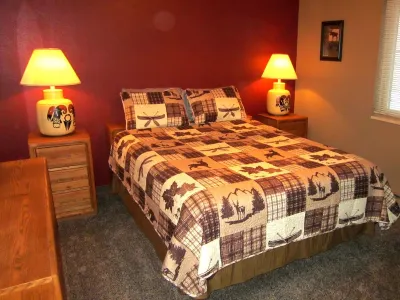Sandhill West Home - comfortable family retreat with great views
