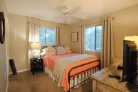 FULLY RENOVATED, 5-MINUTE WALK TO BEACH - 2 POOLS - 4 Pickleball +Tennis Courts