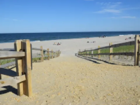 Manhattan on the Beach! Beach block just a short walk up the block Hotels in Lavallette