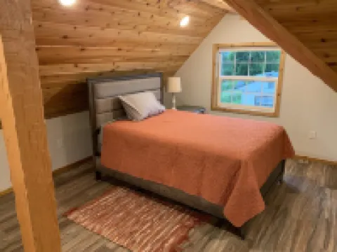 Quiet, Comfy Columbia River Viewspot: Full Kitchen, Grill, Yard; Dogs OK