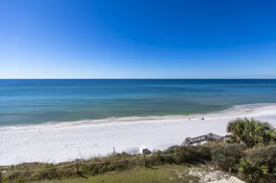 Expansive view of gulf from 2 balconies on private beach - steps from the sand!