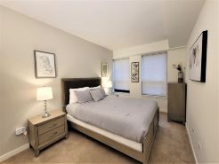 Executively Appointed Condo, w/resort amenities, IND GAR, Pool, Gym+ Biz Lounge