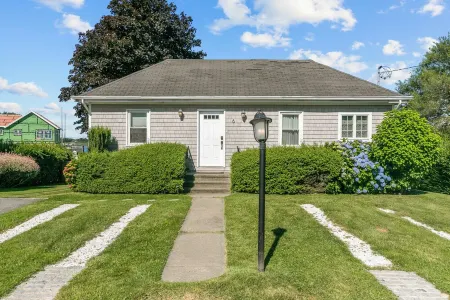 Discounts for Fall/Winter! Ocean Views, Walk to Beach, Central AC, 4 Car Parking Отели рядом с достопримечательностью «Терд Бич»