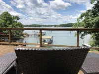Robyn's Nest -- Lovely Lakefront Property with Expansive View