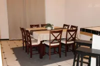 Charming Spanish Home in the Heart of Brownsville 布朗斯維爾住宿飯店