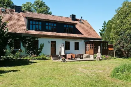 Unique vacation home with its own garden and only 20m to the water