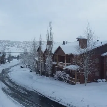 Great Rates! Garage Parking and Shuttle- Easy Deer Valley Access!