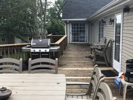 Lake Front 6 Bedroom Home on Beautiful Lake Wateree.