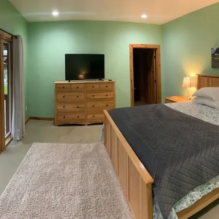Jeremys Mountain Chalet @jeremysmountainchalet