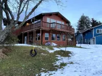River Retreat on the Mendenhall/Near Airport and Shopping