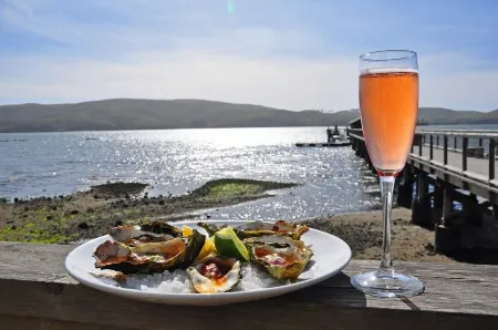 The Point, by Vinifera Homes Отели в г. Диллон Бич