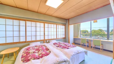 Misaki Отели рядом с достопримечательностью «Tōshijima»