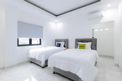 Urbanview Hotel Amira Syariah Bogor Hotels in Tamansari