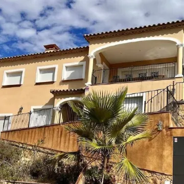 Casa Más Ambros with infinity pool