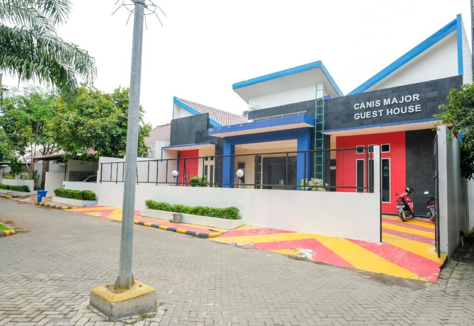 5. RedDoorz..