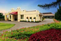 Indah Palace Tawangmangu Hotel di Gondosuli