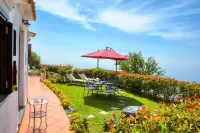 The Rose Garden: Your Piece of Amalfi - Just 5 Steps in!