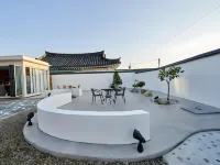Gyeongju Madang Hanok Hotels in Gyeongju