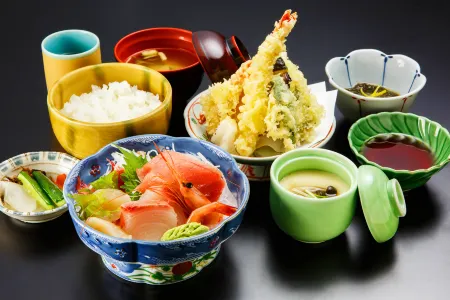 Joetsu Sun Plaza Hotel Отели рядом со станцией Станция JR Naoetsu