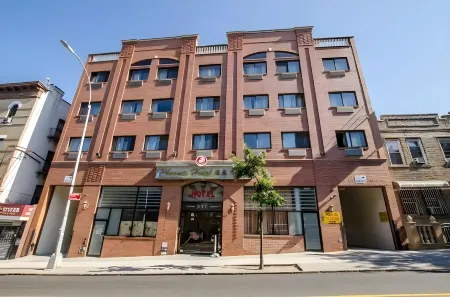 Phoenix Hotel Brooklyn Sunset Park Отели рядом с достопримечательностью «Бруклинский ботанический сад»