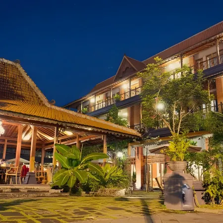 Omah Sinten Heritage Hotel & Resto