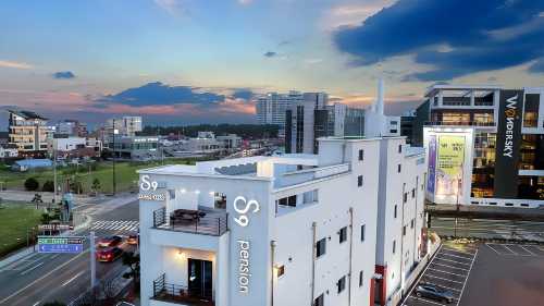 강릉 S9 펜션 (Gangneung Gyeongpodae S9 Beach Familyspa)