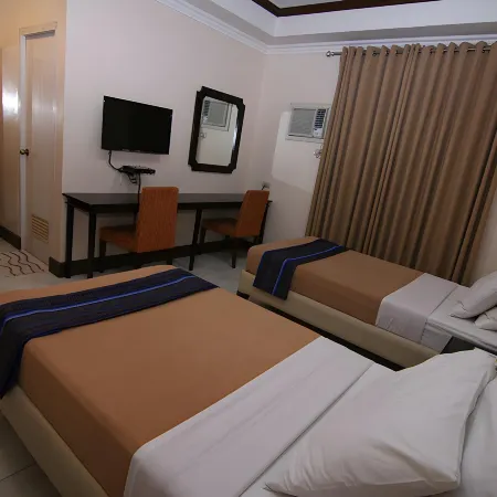 Highway 21 Hotel Отели рядом с достопримечательностью «Площадь Моло»