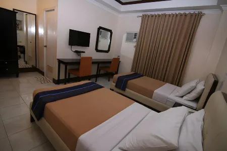 Highway 21 Hotel Отели рядом с достопримечательностью «Diversion 21 KTV and Resto»