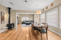 Cozy & Clean Home 2 blocks to Downtown, 3.5 mi. to base of Schweitzer!