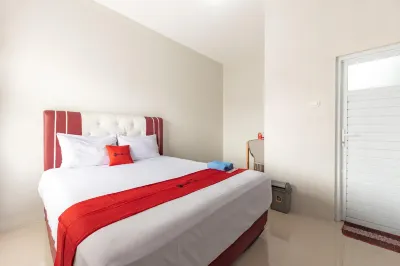 RedDoorz Near Happy Farm Ciwidey Hotels in Alamendah