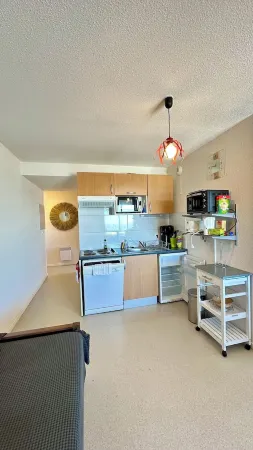 Apartment with balcony 150m from the slopes Отели в г. Арет