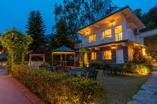 Maati Resort by the Lake Hill