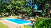 Cresta Riley's Hotel - Pools
