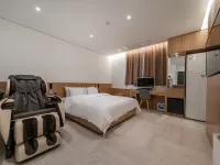 Wonju Stay Hotel Hotels near استاد وونجو
