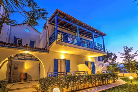 BBQ, Balcony, 42Mbps, King, Backyard, Full Kitchen-1 Отели в г. Agios Dimitrios