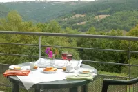 Madame Vacances - Résidence la Marquisié Hotels in Ambialet