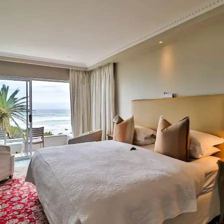 Hermanus Beachfront Lodge