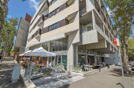 Waterloo St Apartments by Urban Rest Отели рядом с достопримечательностью «Парк Хармони»