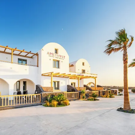 The Amethyst Exclusive Suites Oia Отели рядом с достопримечательностью «Пляж мыса Колумбо»