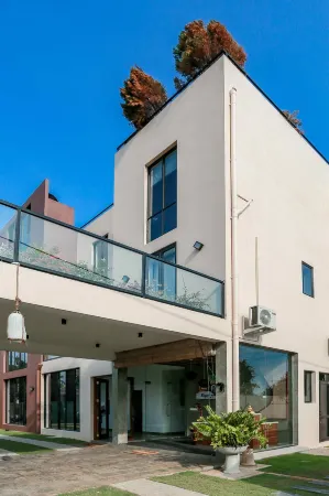 Beach & Bliss Mirissa Отели рядом с достопримечательностью «NIBM Matara Branch»