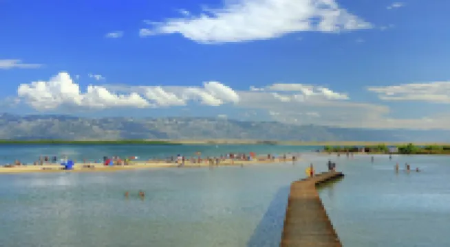 Comfortable Apartment with Balcony in a Quiet Area, Near the Beach