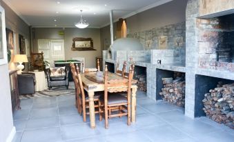 The Vintage Crane Guest House