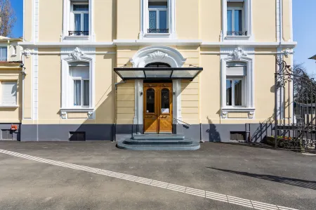 Berti Hotel - Mulhouse Centre Gare Отели рядом с достопримечательностью «Cité de l'Automobile»