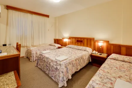 Hotel San Isidro Отели рядом с достопримечательностью «Gaucho da FEB Mal. Mascarenhas de Moraes Museum»