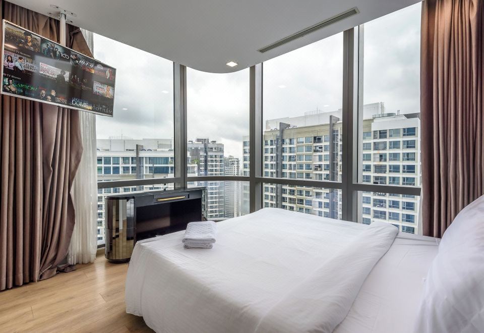 1. 랜드마크 81 ..