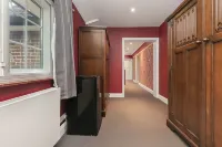 Westleigh Hotels in Epsom